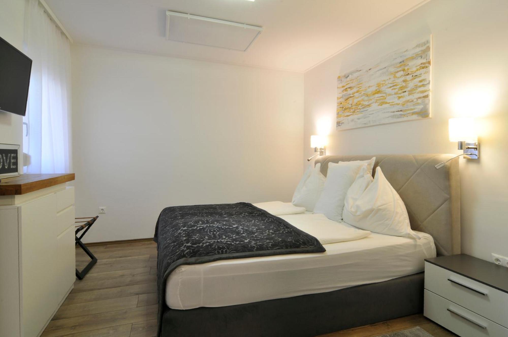 Silver Beach Apartments Шиофок Экстерьер фото