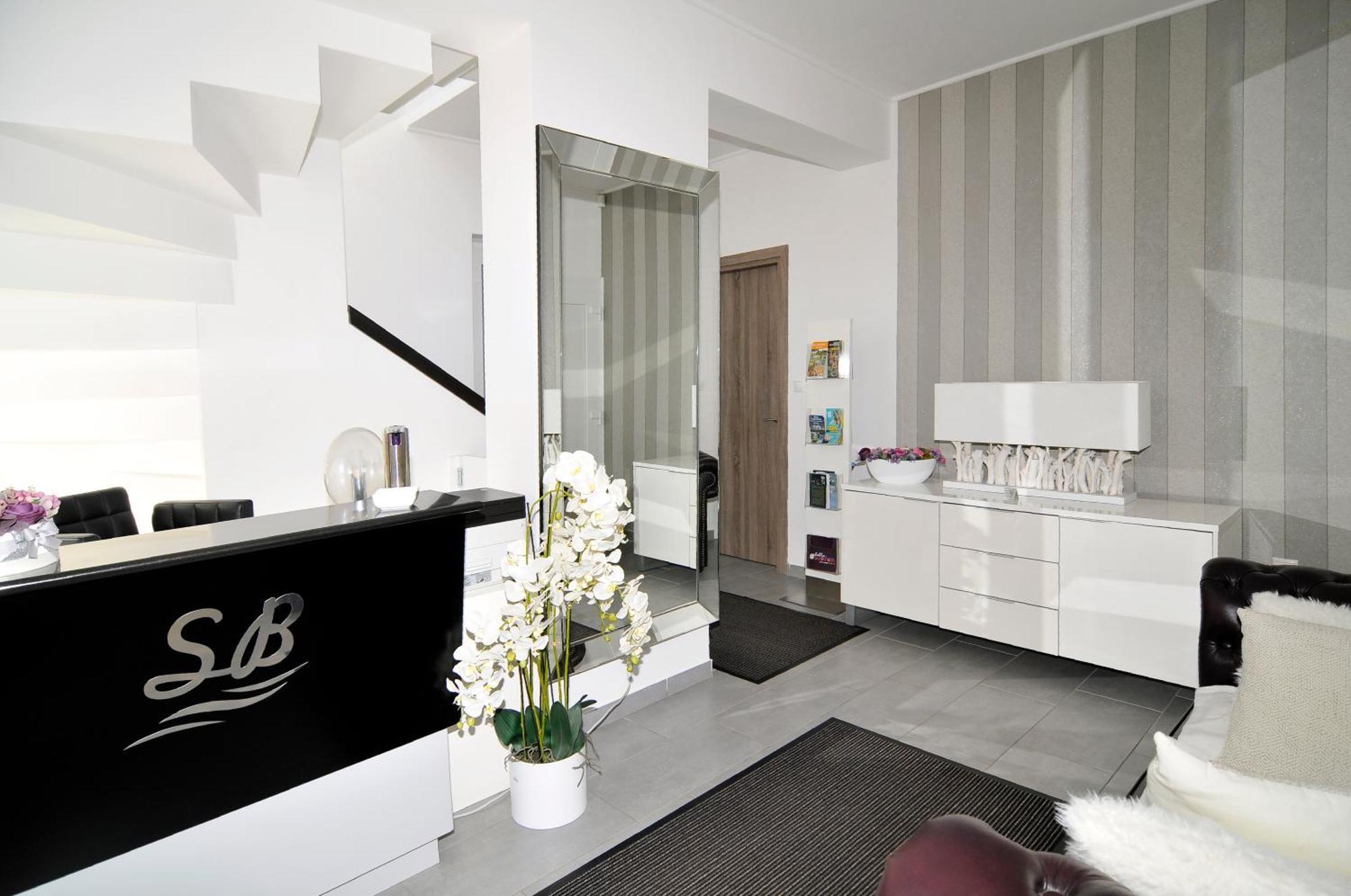 Silver Beach Apartments Шиофок Экстерьер фото