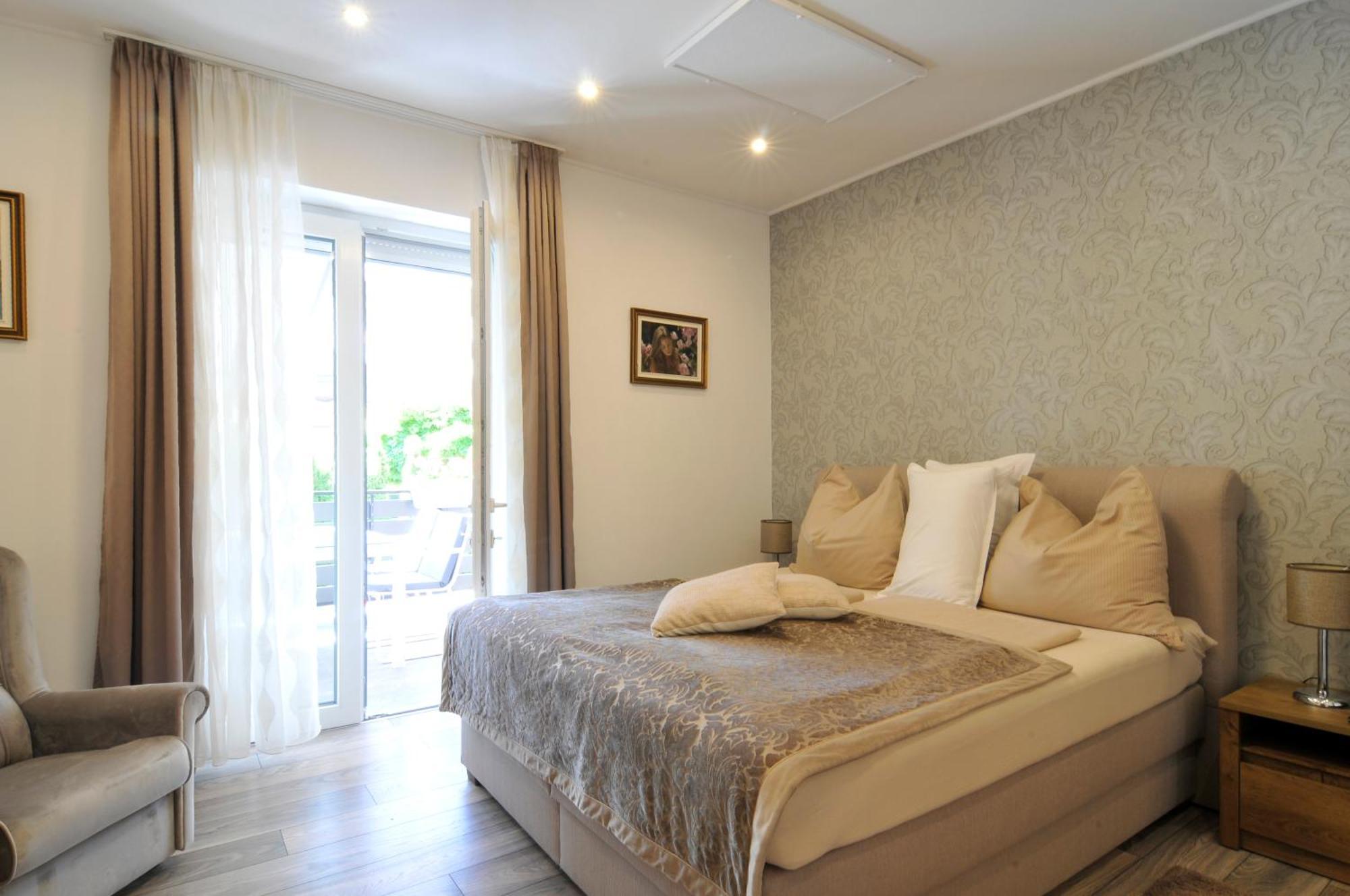 Silver Beach Apartments Шиофок Экстерьер фото